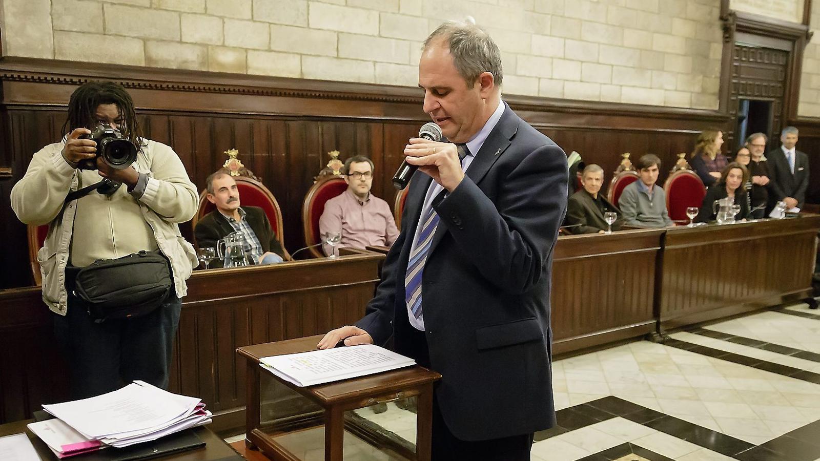 Albert Ballesta, el nou alcalde de Girona, va haver de tornar a prometre el càrrec ahir.